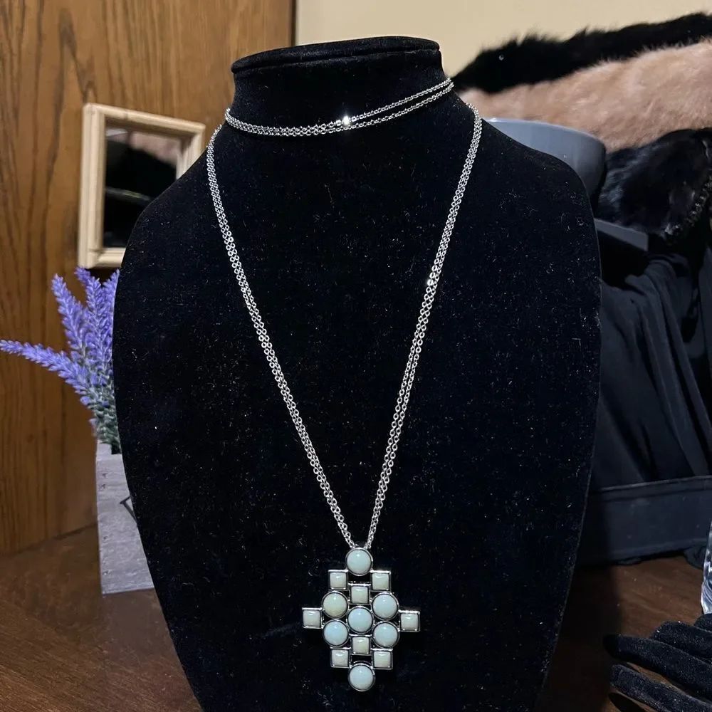 LIA SOPHIA Gorgeous silver tone with green light tone pendant necklace